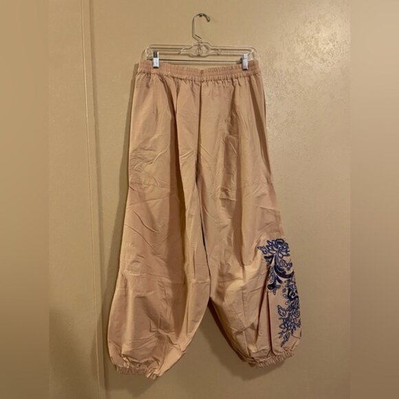 NWOT Free People Movement Baller Embroidered Pants sz M - Picture 2 of 6